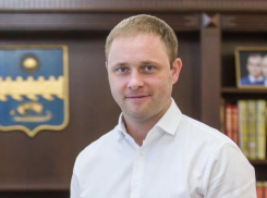 Василий Швец поздравил анапчанок с Днем матери!
