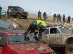 Внедорожный клуб 4х4 Анапа в свой день рождения ударил марафоном по оврагам (Видео)  
