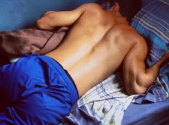 В Анапе неизвестный мужик вломился в чужой дом и уснул на кровати