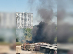 Черные клубы дыма над Анапой – горит возле Анапского шоссе