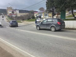 Под Анапой велосипедист выехал на главную дорогу и оказался под колесами автомобиля