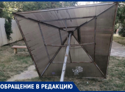 Ребятам негде играть: детская площадка на улице Новороссийской в Анапе продолжает разрушаться 