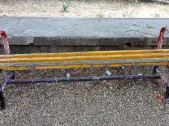 Анапчане возмущены состоянием детских площадок в центре города