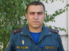 Алексей Рюмцев и Иван Одинцов спасли женщину, вынеся её из горящего дома в Анапской