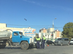 В Анапе ассенизатор протаранил легковушку