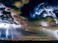 Грозовой фронт в Анапе: купание в грозу запрещено!