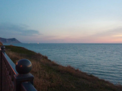 В день собирания осенних листьев в Анапе поднимется сильный ветер 