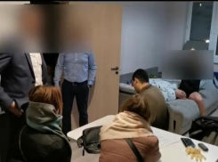  В Анапе полиция задержала 22-летнего сбытчика фальшивых денег: видео