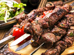 Как правильно выбрать мясо для шашлыка - цены и рекомендации от Роскачества