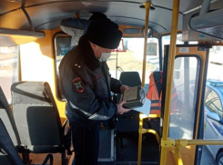 В Анапе полиция проверяет школьные автобусы 