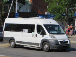 Анапчане: «В городских автобусах цивилизация появится нескоро - нет платёжных терминалов»