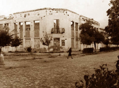 Детям в Анапе не хватало хлеба: очереди занимали с трёх ночи!