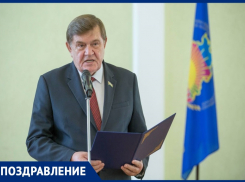 День рождения празднует председатель городского совета ветеранов Александр Смирнов