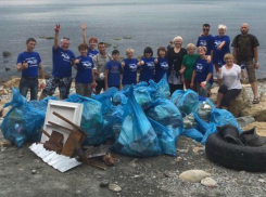 На анапском пляже прошла акция «Чистый берег — чистая вода»