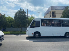 Наличный или безналичный расчет в автобусах Анапы: решает пассажир