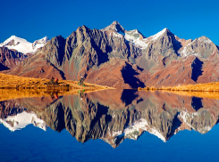 Куда поехать на праздники? Справочник точно знает ответ!