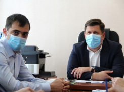 Строители спорткомплекса в Пятихатках под Анапой срывают сроки завершения строительства