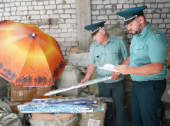 В Анапу не пустили десятки тысяч… пляжных зонтиков и надувных матрасов