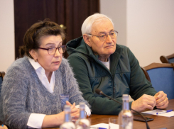 Низкое напряжение и качество воды: на что пожаловались местные жители мэру Анапы