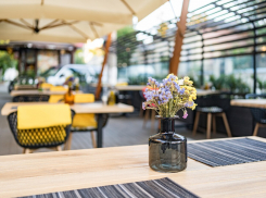 В Анапе разрешили продажу алкоголя на летних верандах кафе и ресторанов