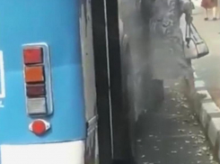 В соседнем с Анапой городе прямо на ходу загорелся троллейбус с пассажирами