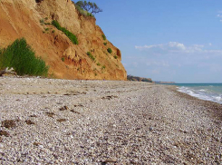 Любителям позагорать нагишом по нраву пляж Большого Утриша под Анапой