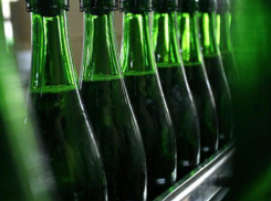 Житель Рассвета под Анапой попался на изготовлении и продаже суррогатного алкоголя