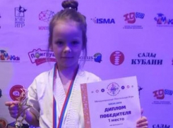 5-летняя анапчанка Алиса Сюткина блеснула умом на турнире по ментальной арифметике