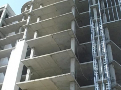 В Анапе девушка погибла, упав с 12 этажа недостроенного дома