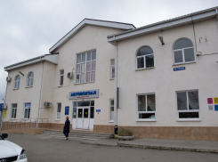 В Анапе закрывают автовокзал, а также ограничат движение общественного транспорта