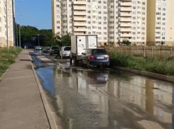 Семьи военнослужащих в Анапе бросили на произвол: на улице Солдатских матерей текут канализационные стоки 