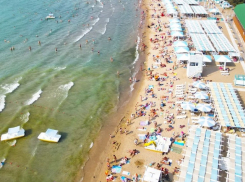 В курортном Сочи нет зеленой каши: почему в Анапе цветет море