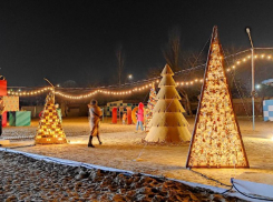 В Анапе пройдет конкурс-выставка креативных ёлок «Арт-ёлки Анапа 2025»