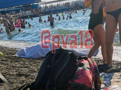 На пляже в Анапе умер 74-летний мужчина 