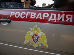 В Анапе пьяный мужчина разбил стекло чужого автомобиля, чтобы уехать на нём в Краснодар