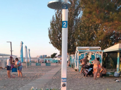 Платными или бесплатными: какие должны быть душевые в Анапе 