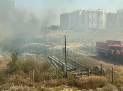В Анапе в районе ЖК «Горгиппия» пожар на пустыре