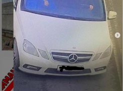  В Анапе «Мерседес» чуть не сбил пешехода, переходящего по «зебре»