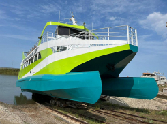Новому пассажирскому катамарану на 120 мест присвоили имя «Анапа»
