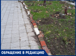 «Позорище – бордюр заменили кирпичами!» 