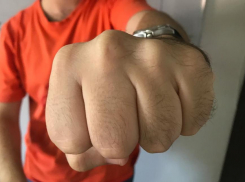 Под Анапой неизвестные поколотили ребёнка и избили женщин