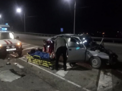 Рядом с Анапой снова страшное ДТП: водителя извлекали из салона машины спасатели 