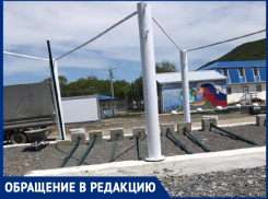 Жителей Сукко хотят оставить без пляжа – устанавливают забор прямо до уреза воды
