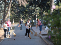 Власти Анапы вышли на масштабный субботник