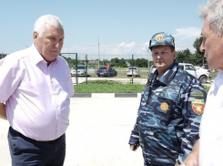 Мэр Анапы Юрий Поляков проверил новую пожарную часть в Джигинке