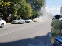 На улице Краснодарской в Анапе загорелся автомобиль