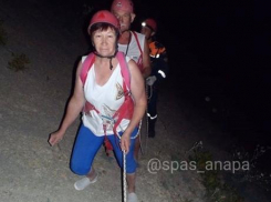 Анапские спасатели сняли с опасного склона двух туристов на Большом Утрише