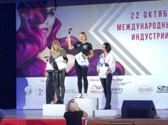 Анапчанка попала в десятку мировых лидеров по парикмахерскому искусству в Париже