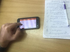 У детей в школе вполне законно смогут отобрать телефон: что думают анапчане?