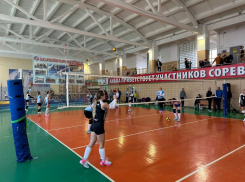 В Анапе стартовали масштабные соревнования по волейболу